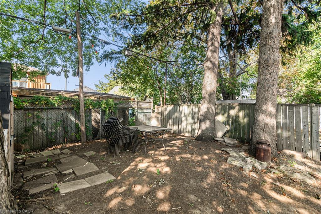 29 Wexford Avenue N Property Photo 37