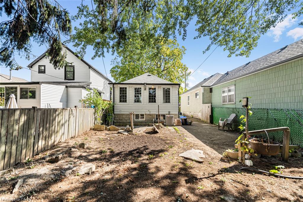 29 Wexford Avenue N Property Photo 40