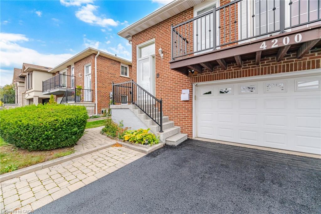 4200 Greybrook Crescent Property Photo 3