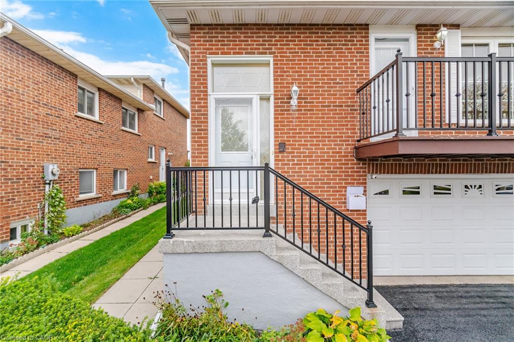 4200 Greybrook Crescent Property Photo 4