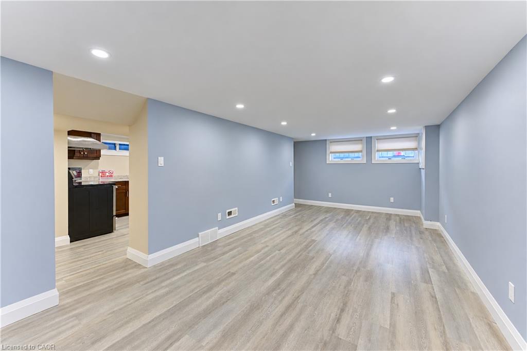 87 Bond Street Property Photo 33