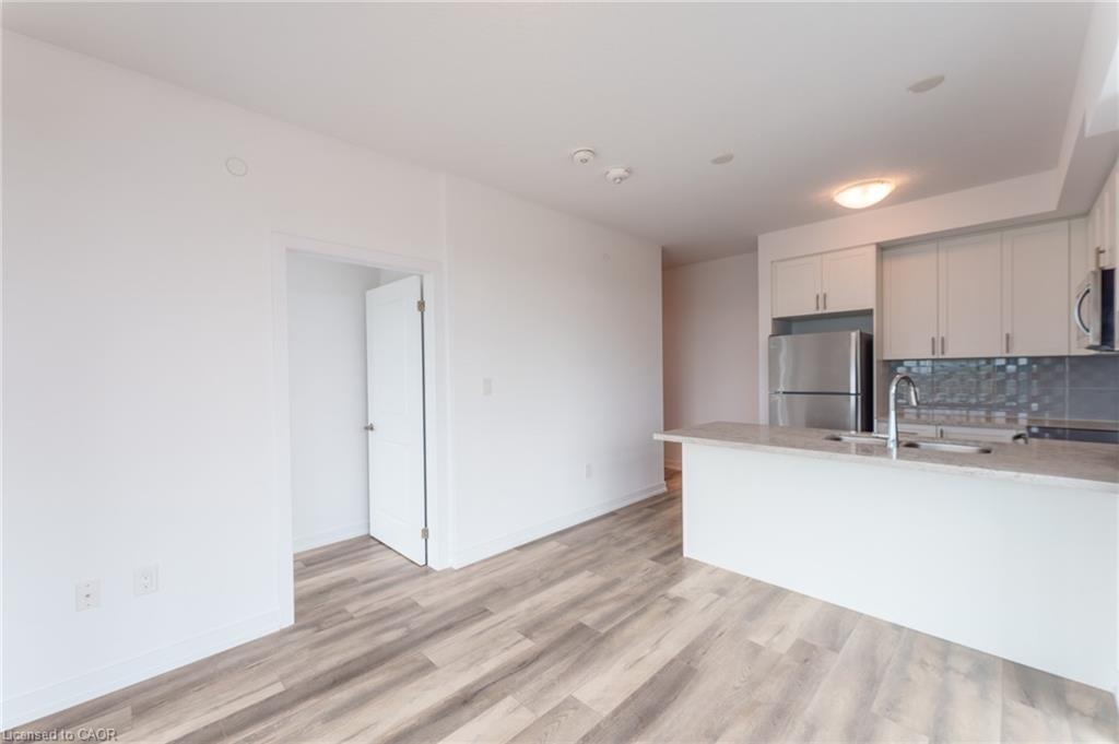 702-470 Dundas Street E Property Photo 8