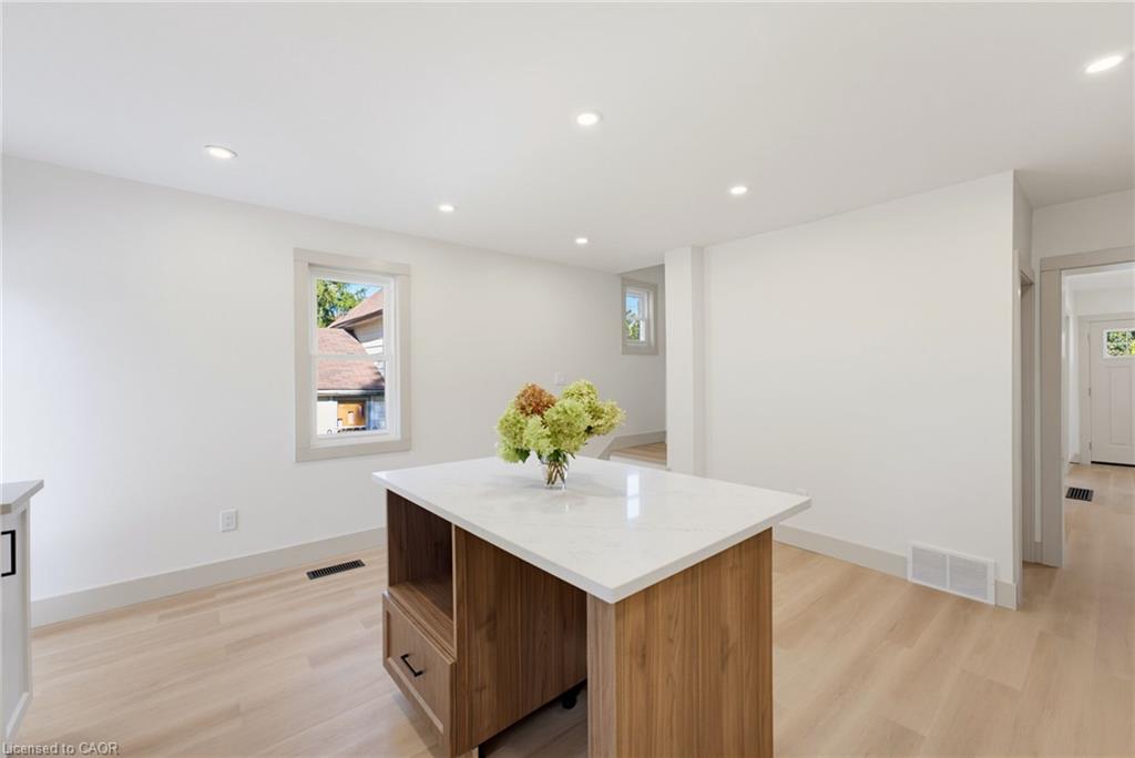 5 Macbeth Street Property Photo 11