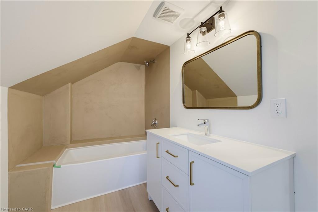 5 Macbeth Street Property Photo 16