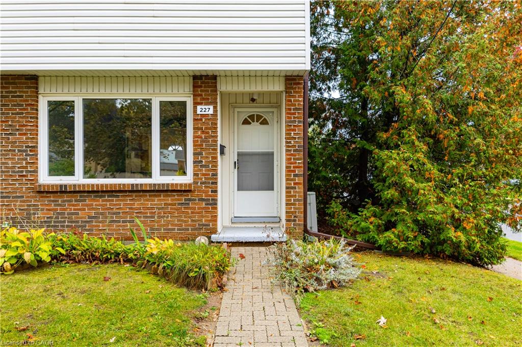 227 Fergus Avenue Property Photo 4