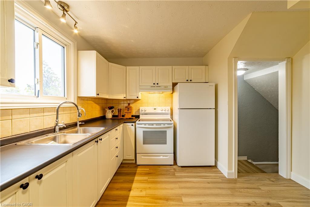 227 Fergus Avenue Property Photo 9