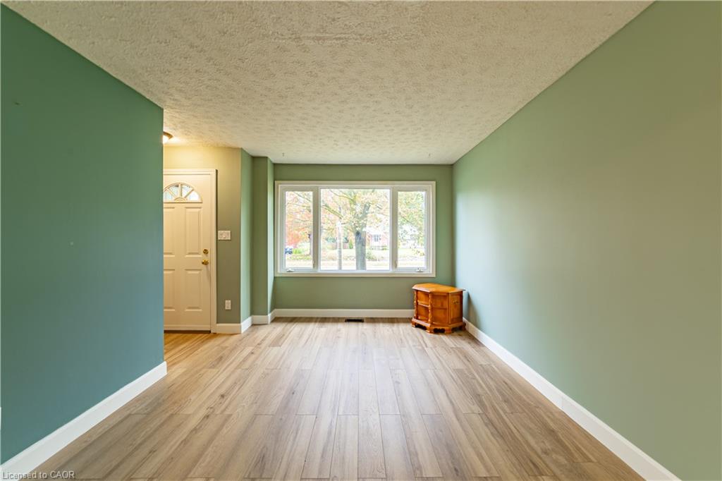 227 Fergus Avenue Property Photo 12