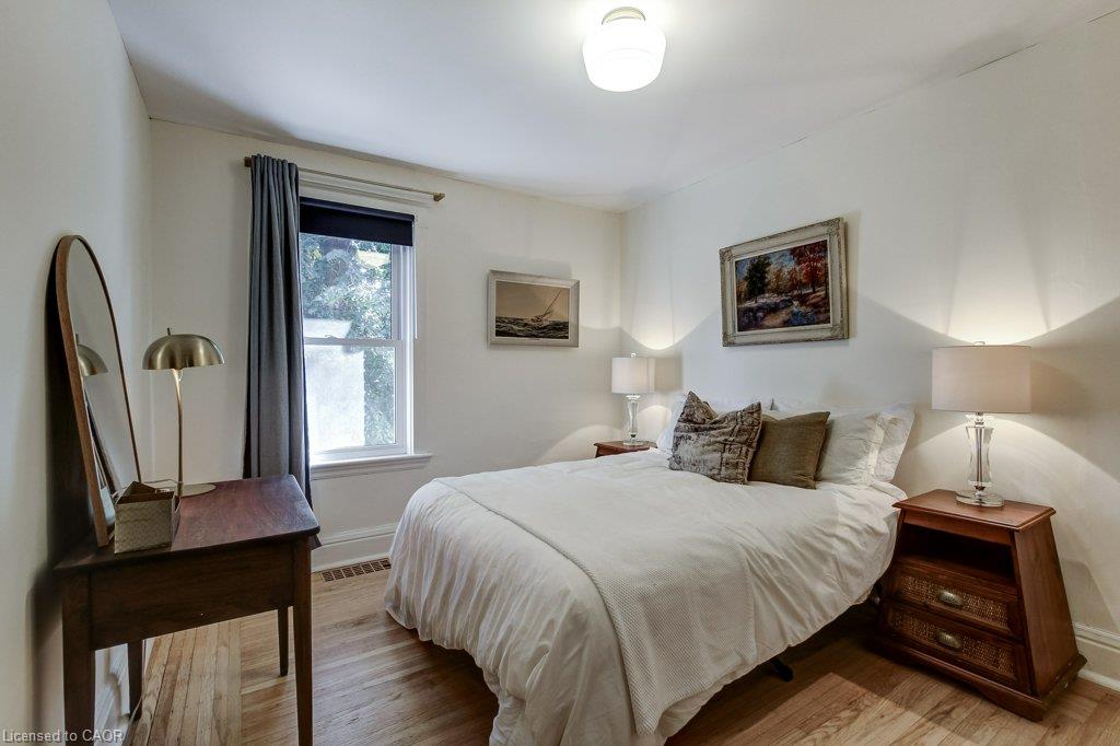 43 Rosslyn Avenue S Property Photo 22