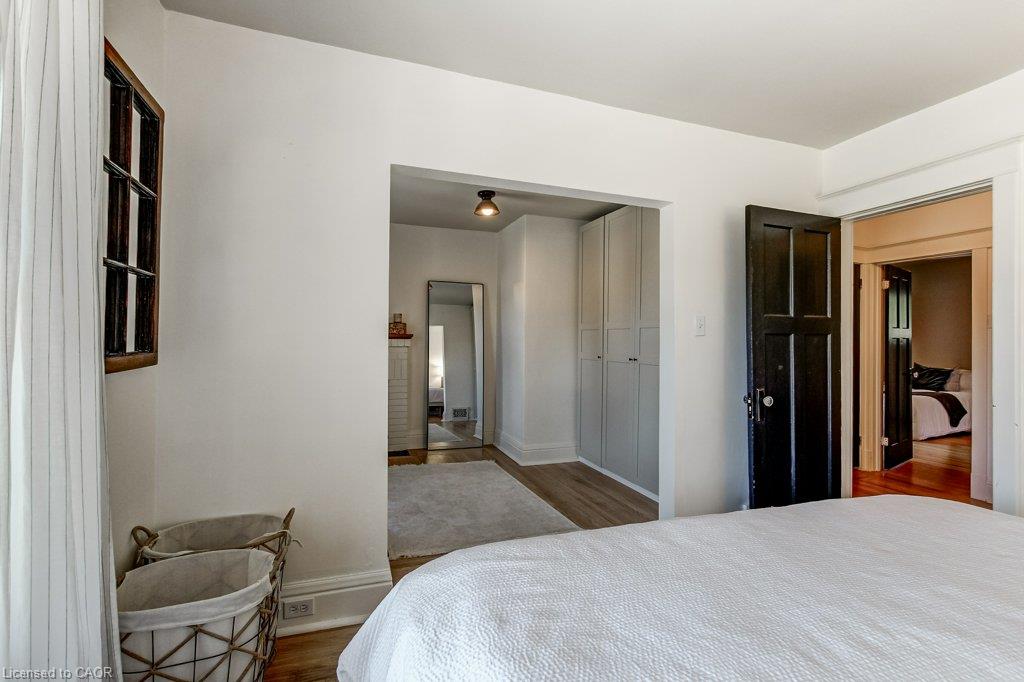 43 Rosslyn Avenue S Property Photo 28