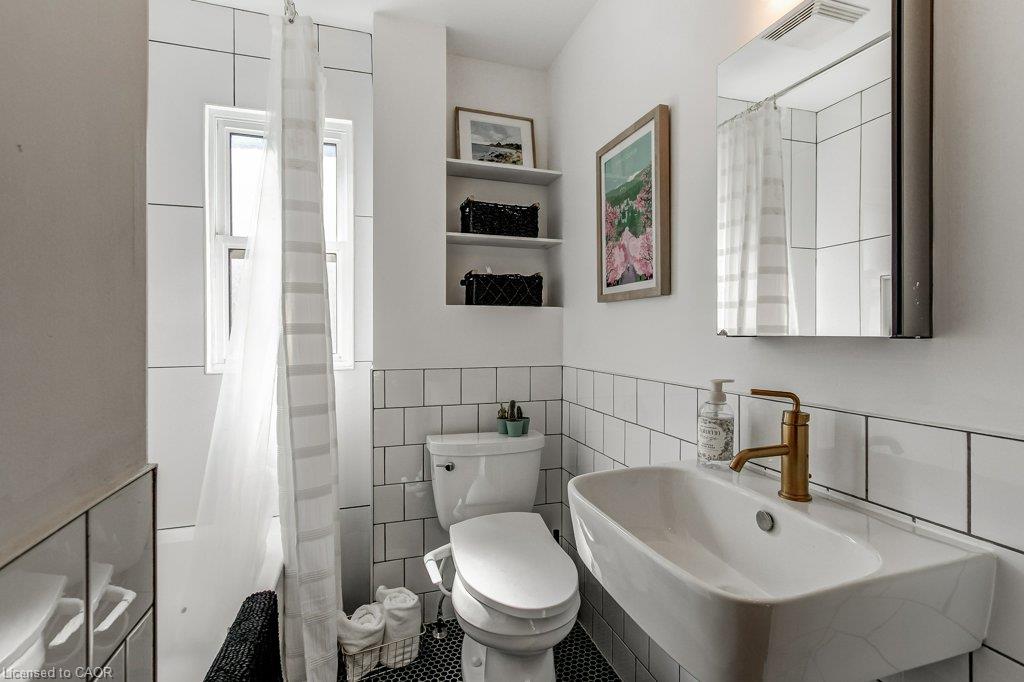43 Rosslyn Avenue S Property Photo 31