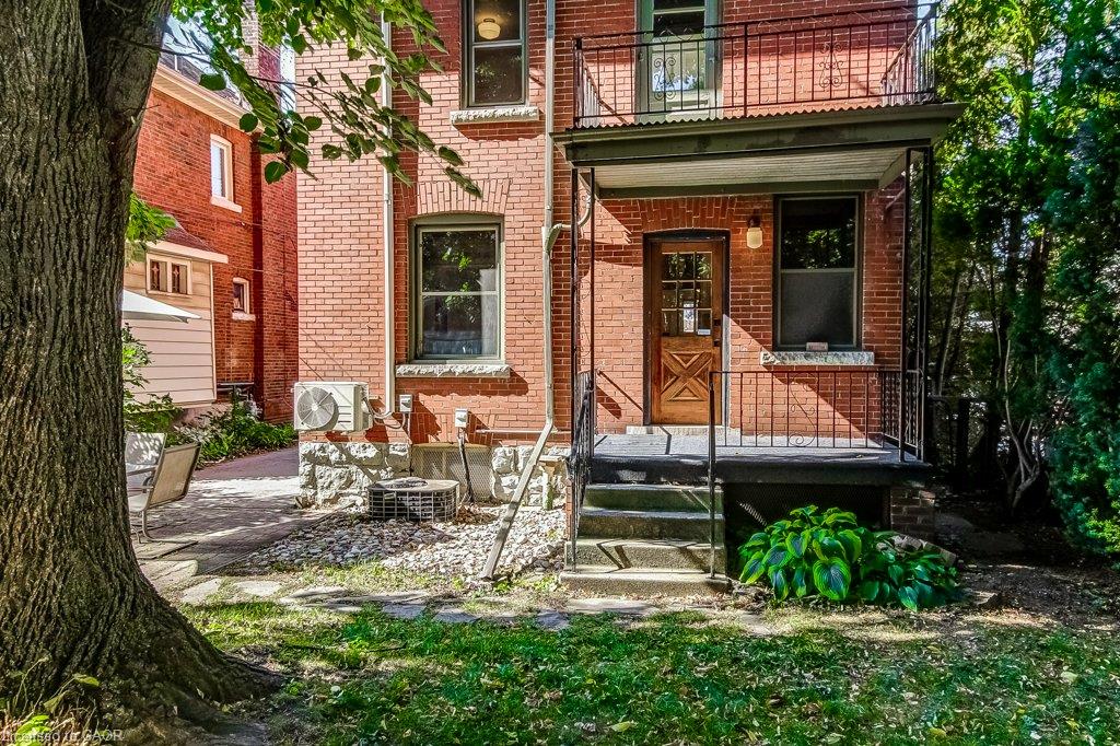 43 Rosslyn Avenue S Property Photo 42