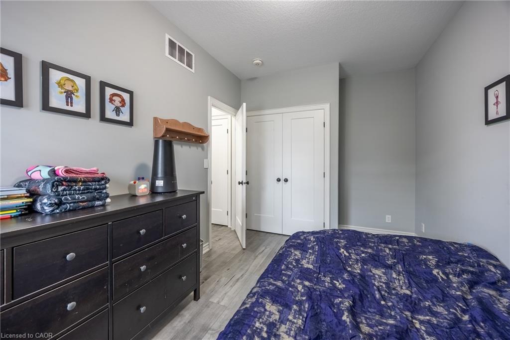 17-24 Craddock Boulevard Property Photo 8