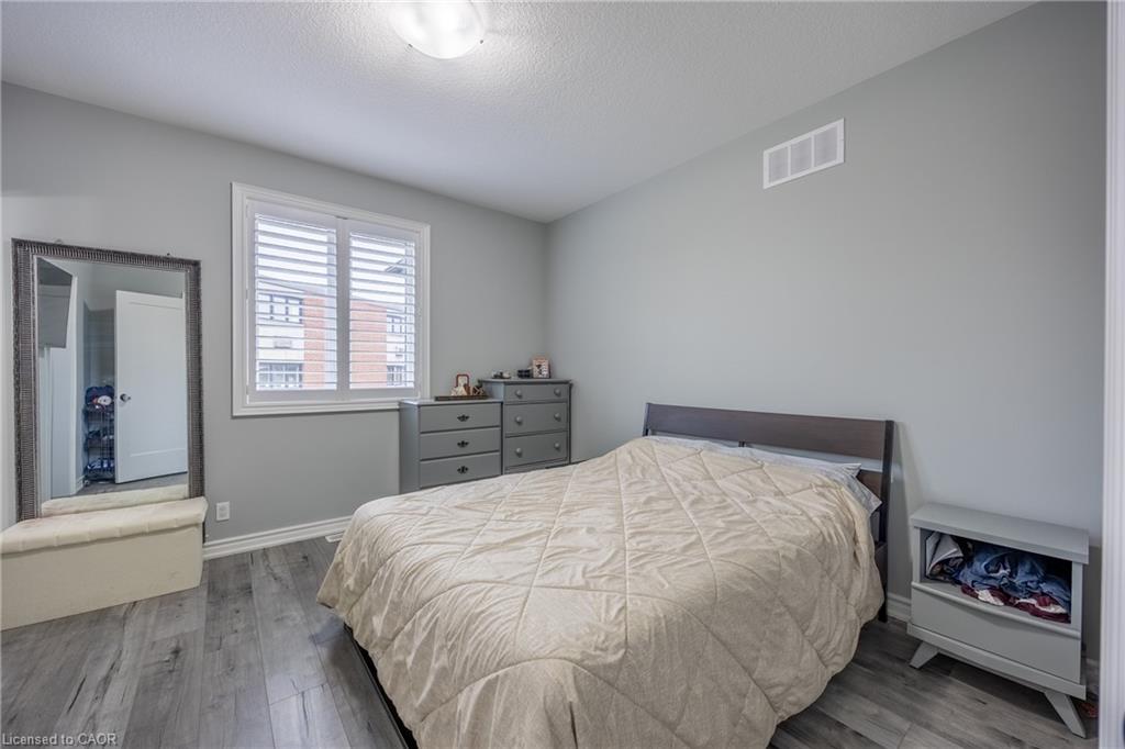 17-24 Craddock Boulevard Property Photo 14