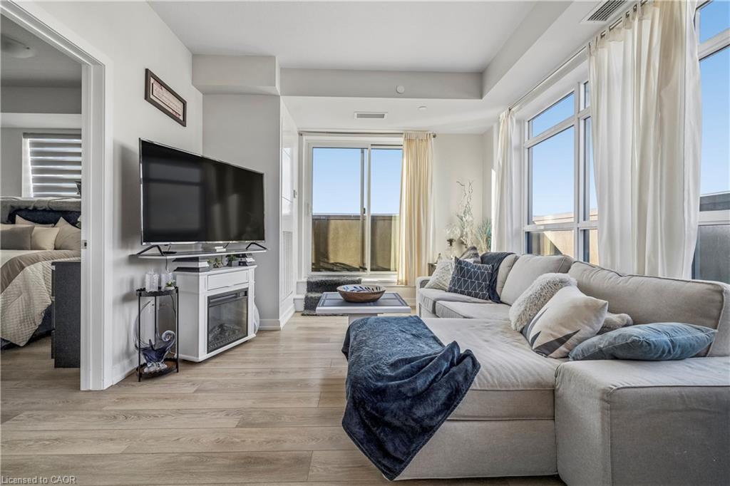 1005-450 Dundas Street E Property Photo 18