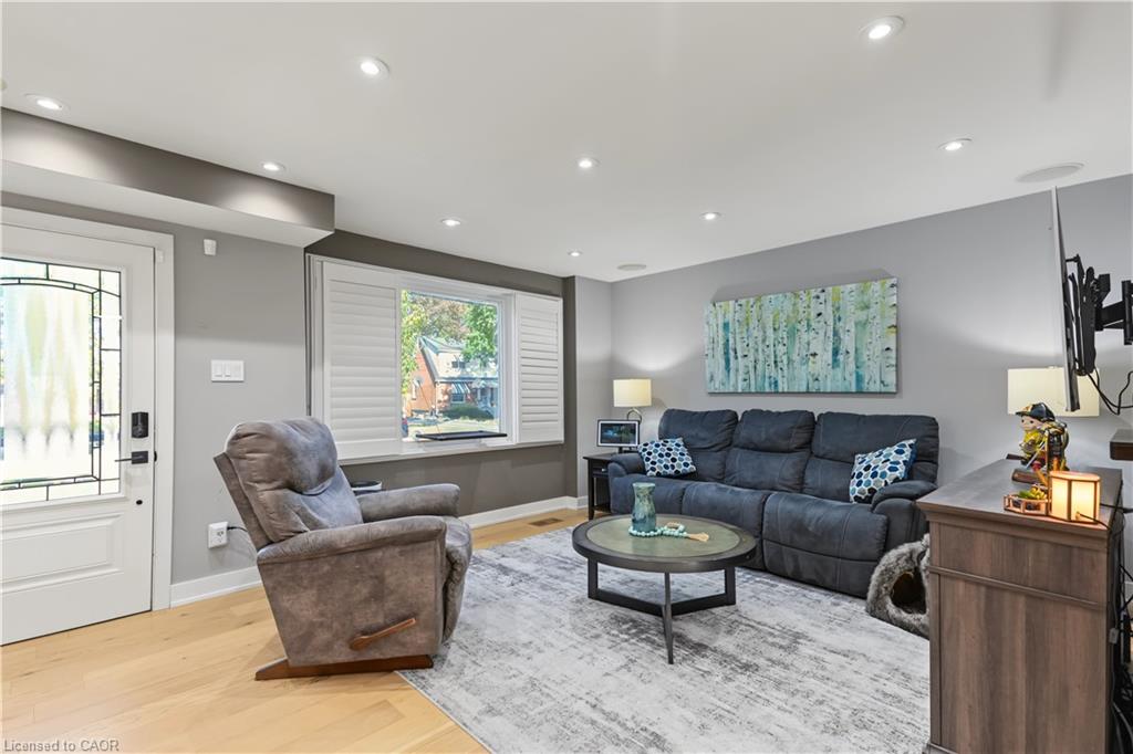 100 Montrose Avenue Property Photo 2