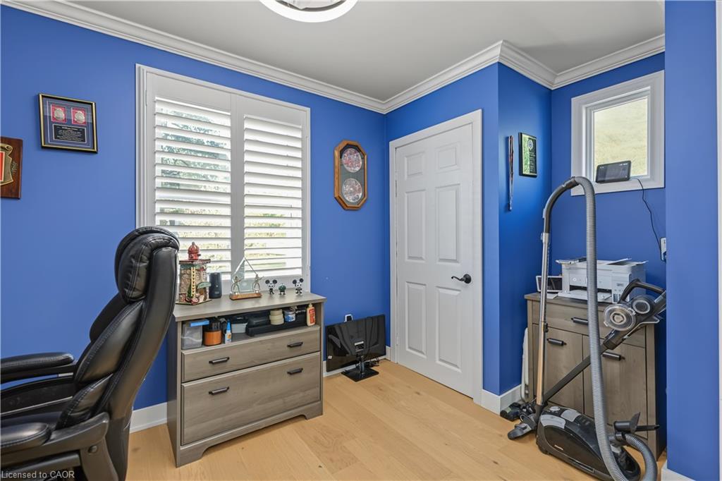 100 Montrose Avenue Property Photo 8