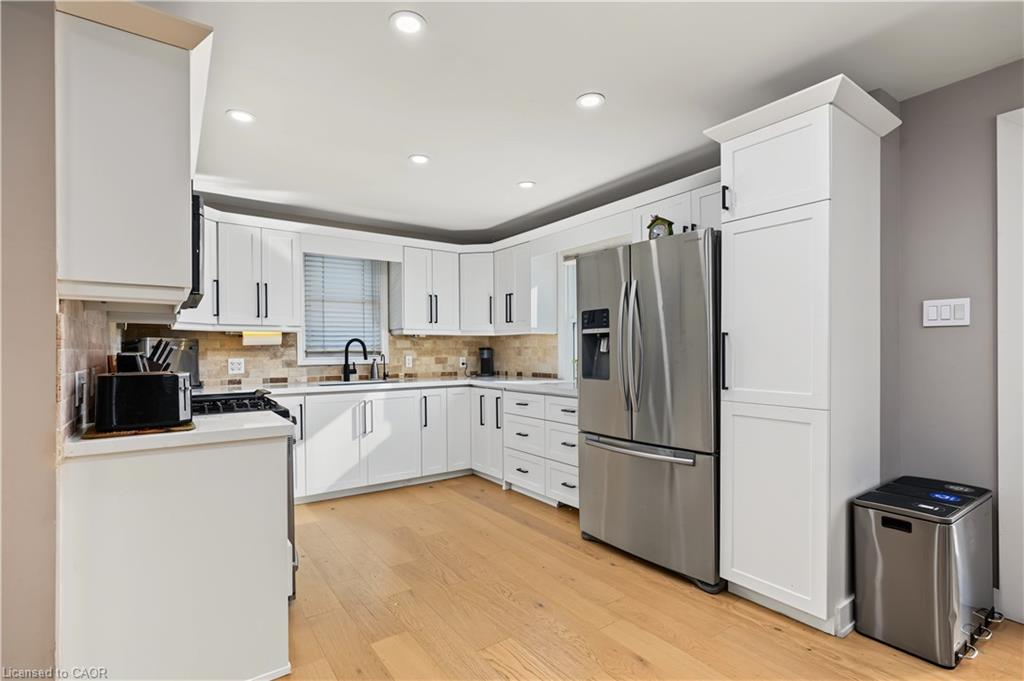 100 Montrose Avenue Property Photo 13
