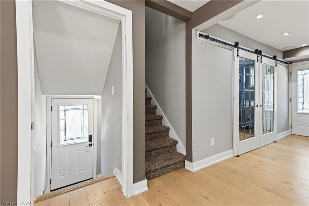 100 Montrose Avenue Property Photo 21