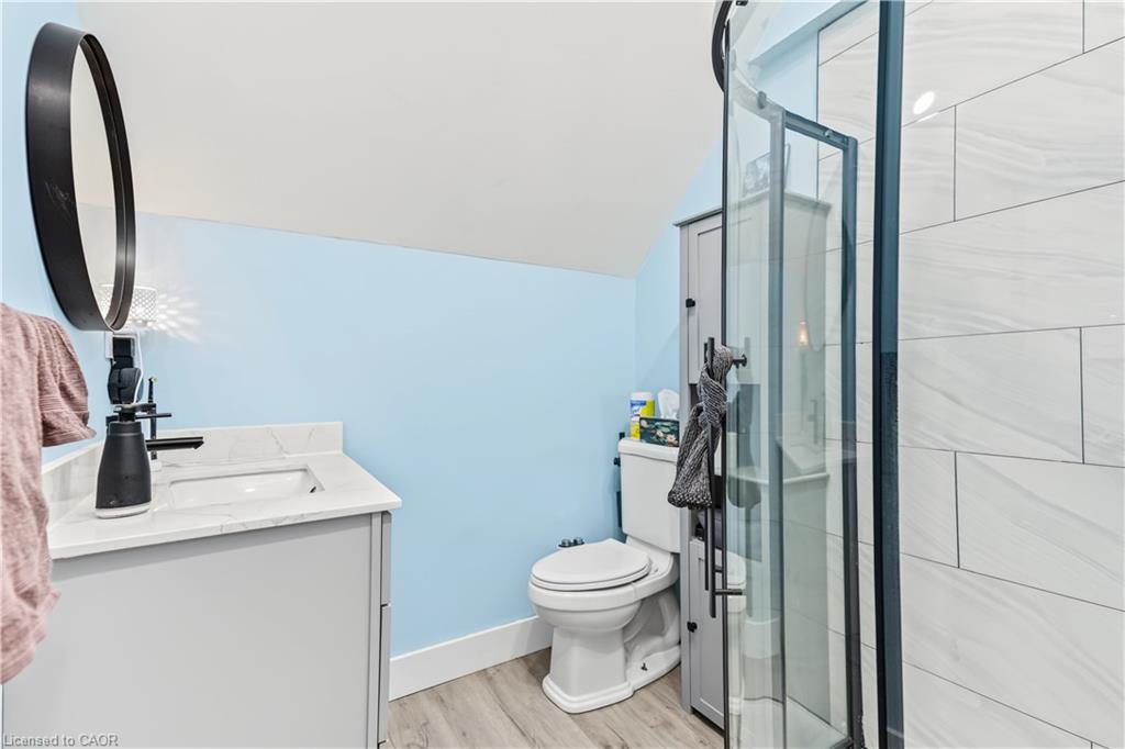 100 Montrose Avenue Property Photo 22