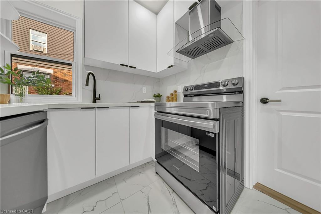 188 Courtland Avenue E Property Photo 13