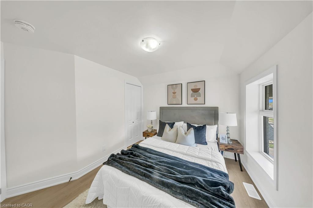 188 Courtland Avenue E Property Photo 23