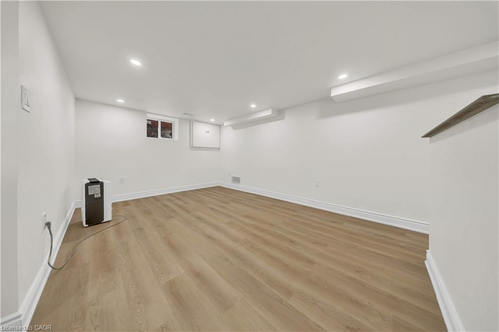 188 Courtland Avenue E Property Photo 29