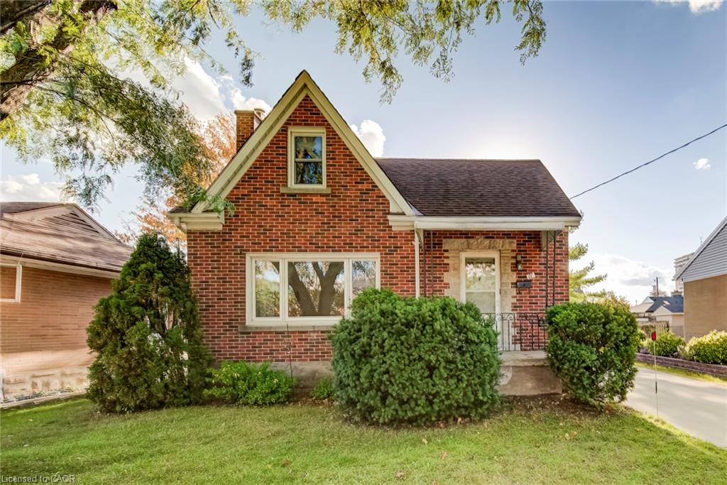 11 Crestwood Avenue Property Photo 1