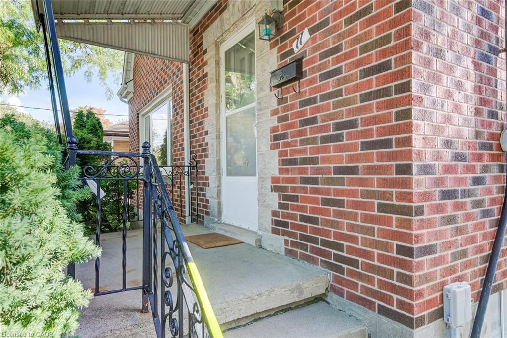 11 Crestwood Avenue Property Photo 4