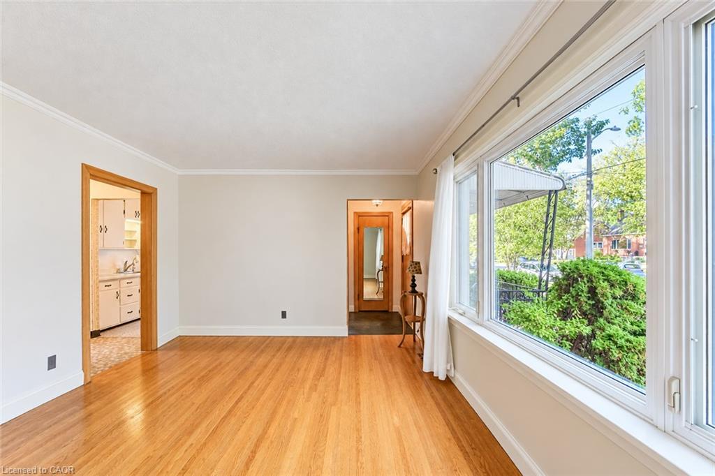 11 Crestwood Avenue Property Photo 8