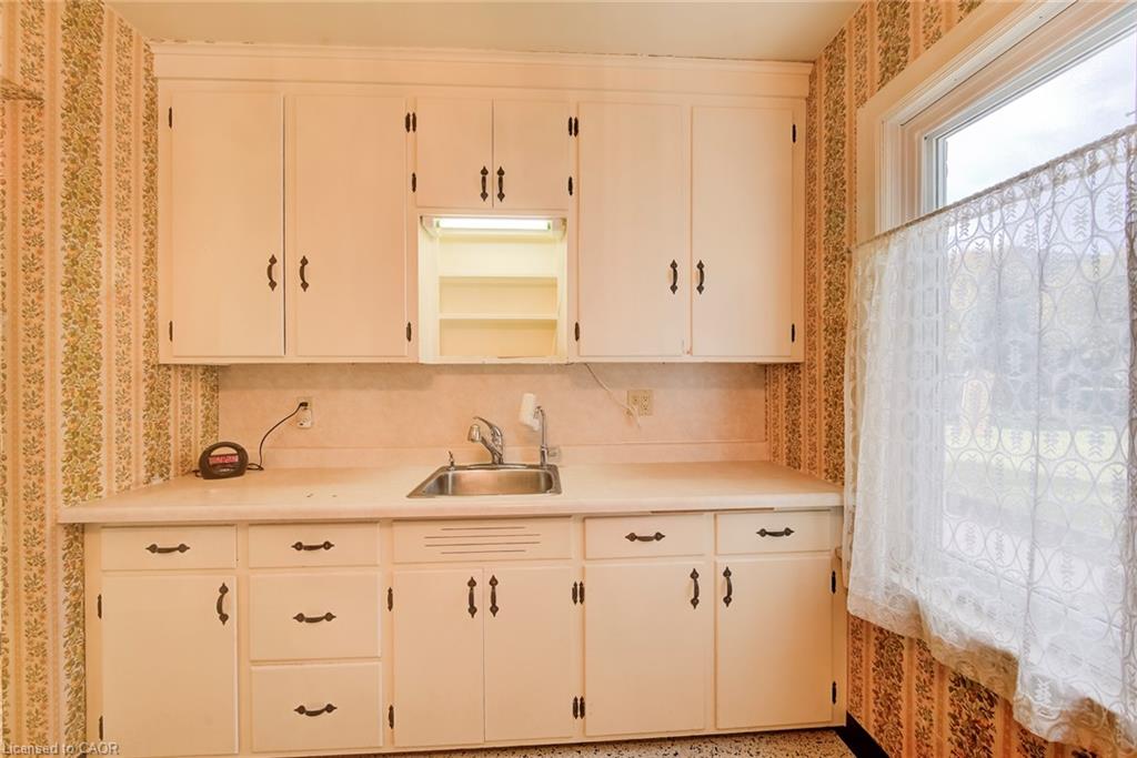 11 Crestwood Avenue Property Photo 10