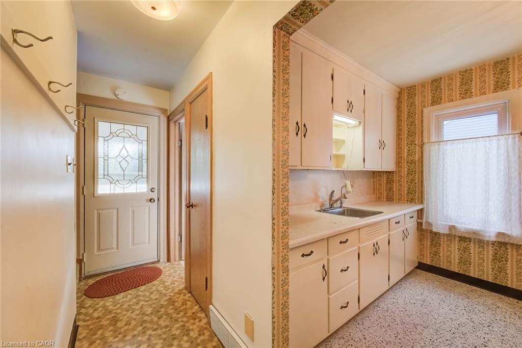 11 Crestwood Avenue Property Photo 15