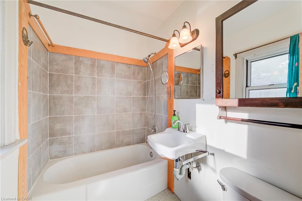11 Crestwood Avenue Property Photo 16
