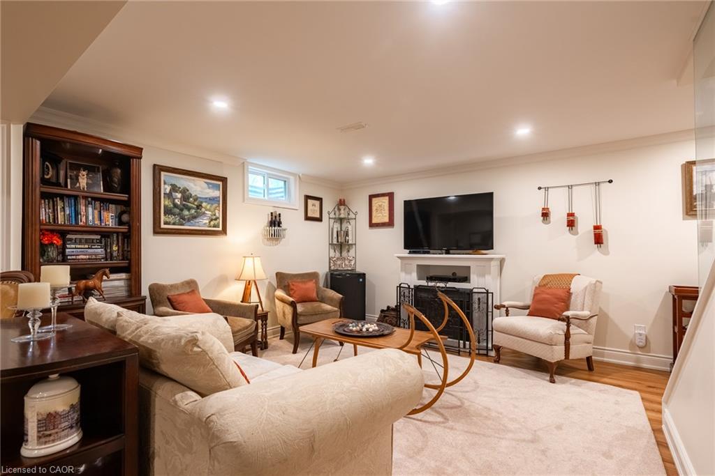 3 The Promenade Property Photo 34