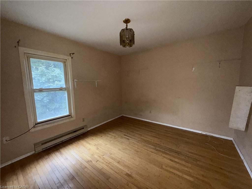 35 Albert Street E Property Photo 8