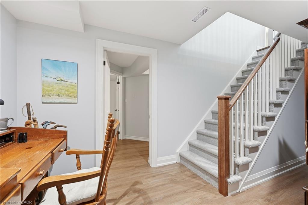 4155 Stonebridge Crescent Property Photo 28