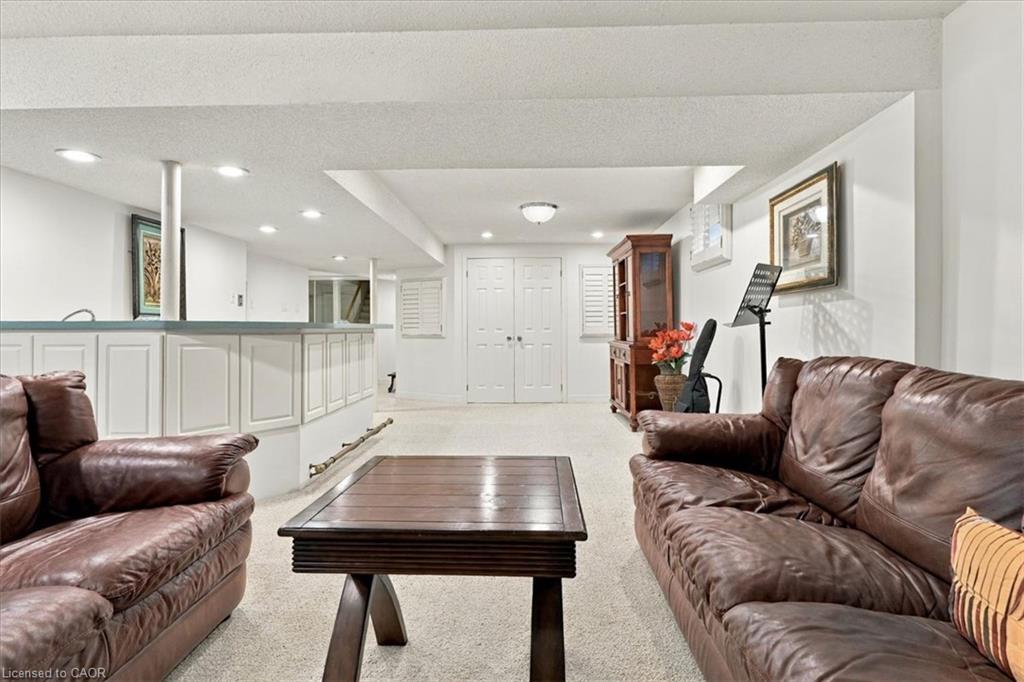 1374 Heritage Way Property Photo 3