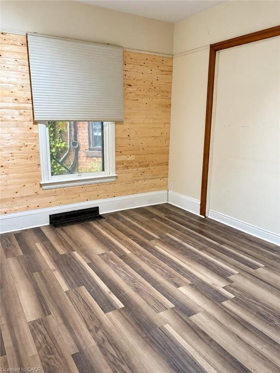 4 West Avenue N Property Photo 7
