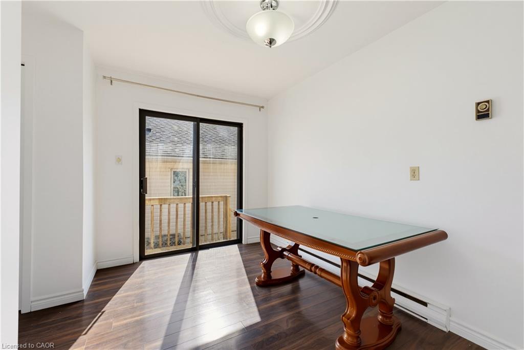 427 Lawrence Avenue Property Photo 5