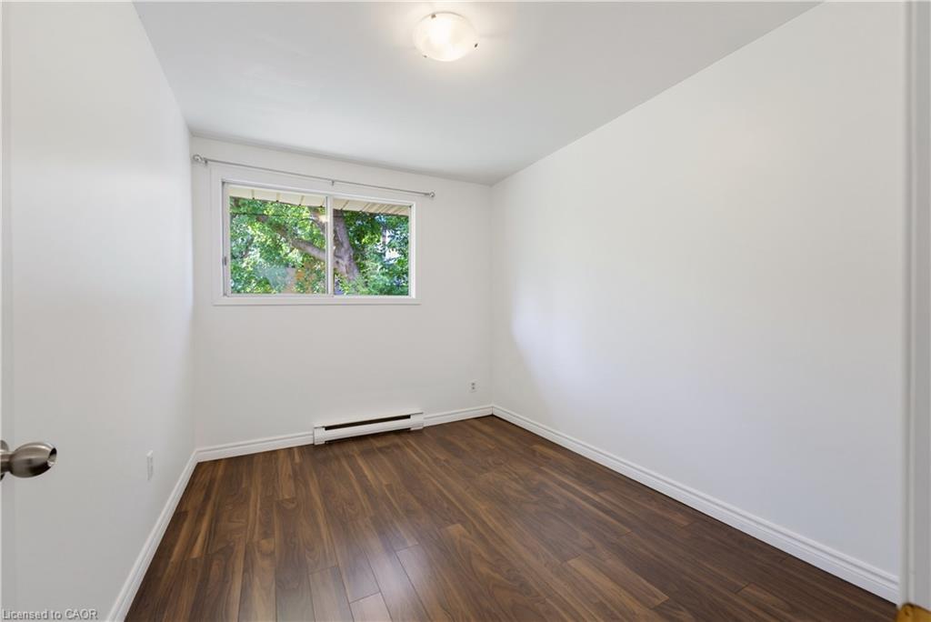 427 Lawrence Avenue Property Photo 9