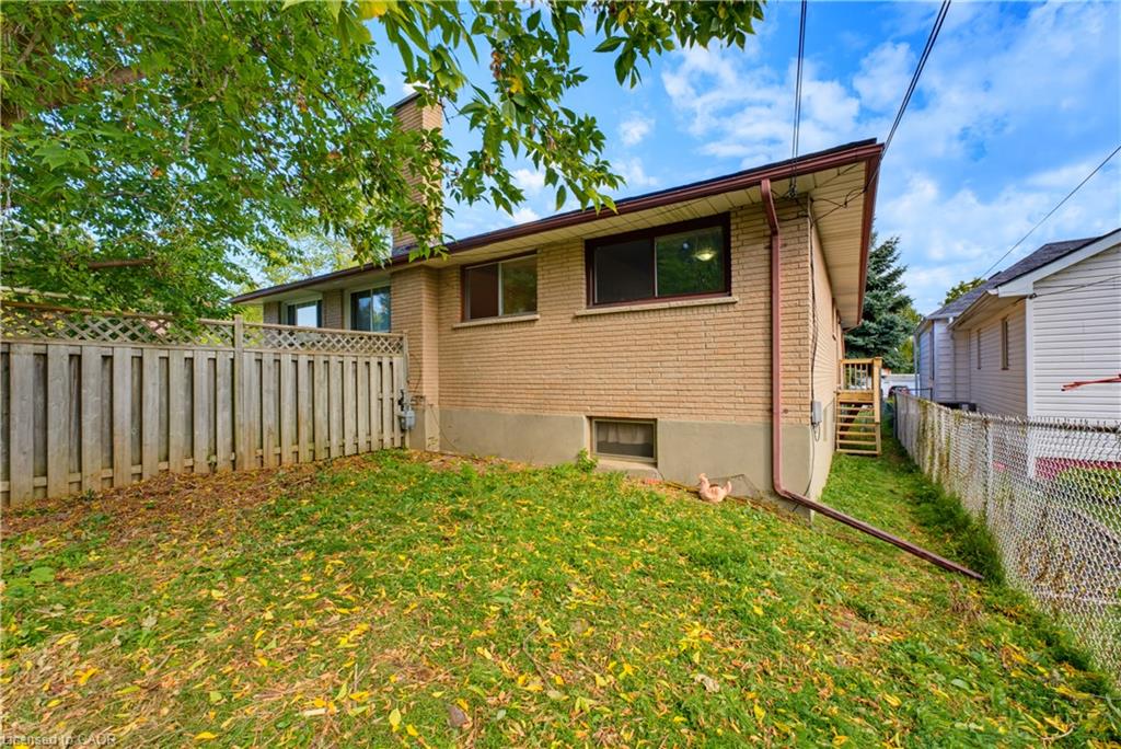 427 Lawrence Avenue Property Photo 16