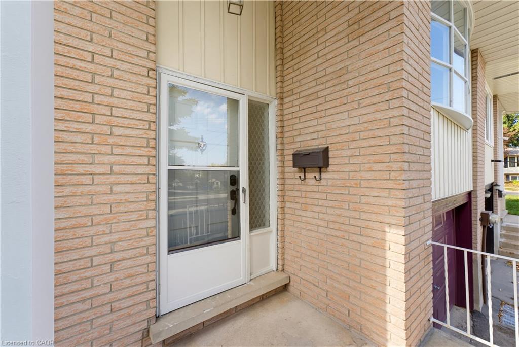 427 Lawrence Avenue Property Photo 18