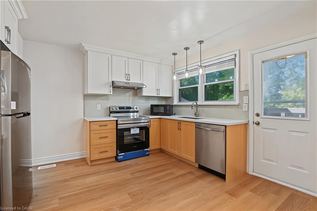 143 Elgin Crescent Property Photo 2