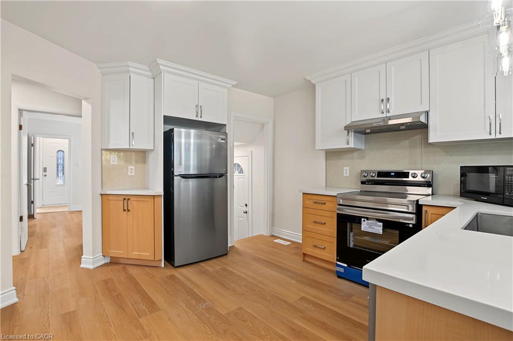 143 Elgin Crescent Property Photo 3