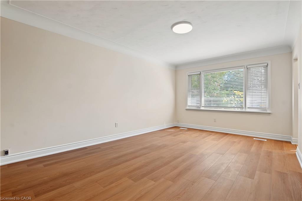 143 Elgin Crescent Property Photo 4
