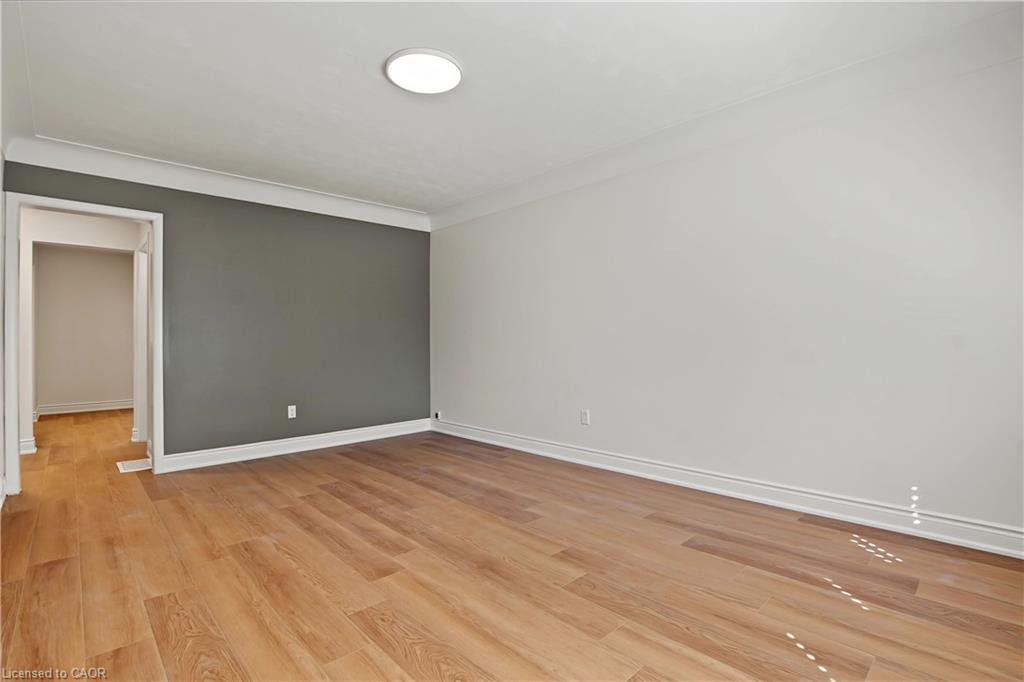 143 Elgin Crescent Property Photo 5