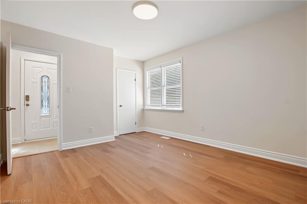 143 Elgin Crescent Property Photo 7