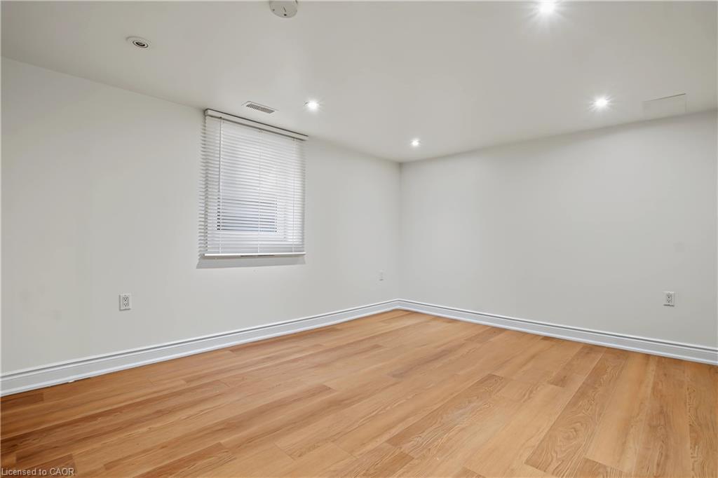 143 Elgin Crescent Property Photo 12