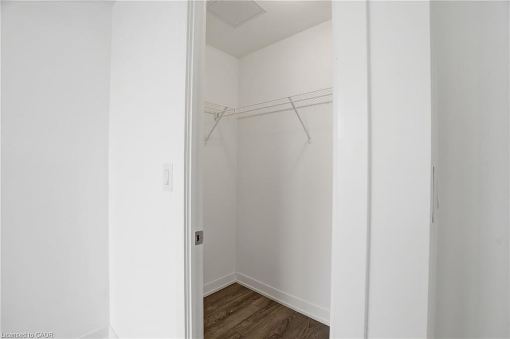 1201-550 North Service Road Property Photo 23