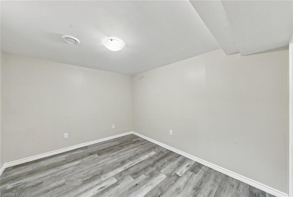1052 Fennell Avenue E Property Photo 9
