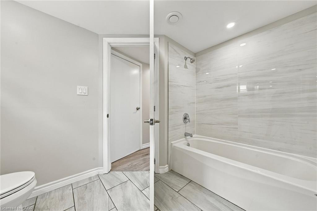 1052 Fennell Avenue E Property Photo 12